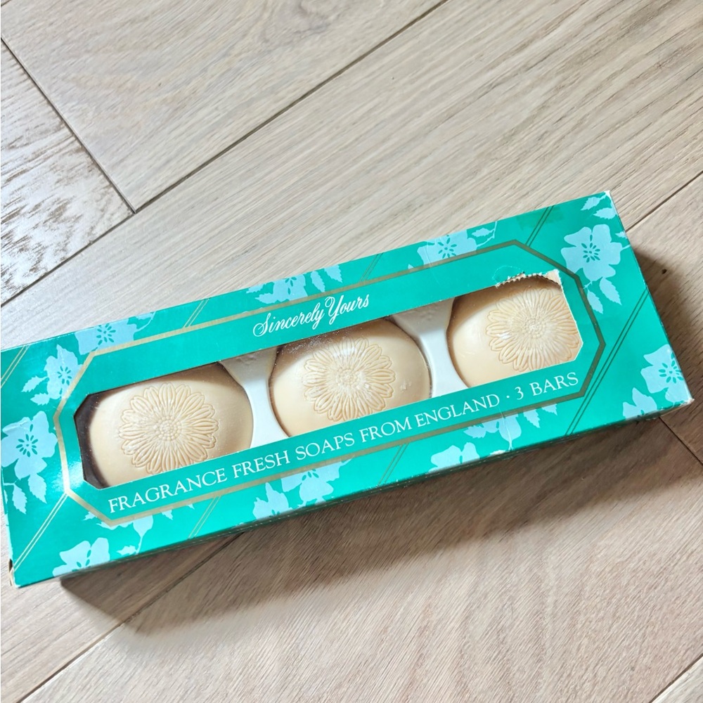 Sincerely Yours Fragrance Fresh Soaps Vintage 3 Pack Set